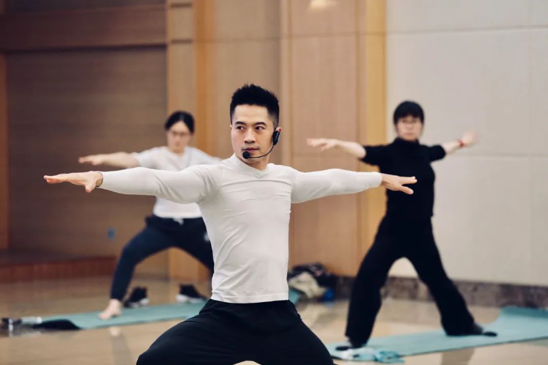 男性练瑜伽十大好处,男性练瑜伽身材会变好吗