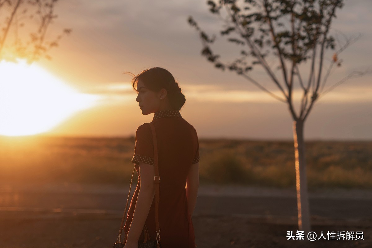 伴侣间接吻，为什么不觉得对方的口水恶心？如果吐出来呢？