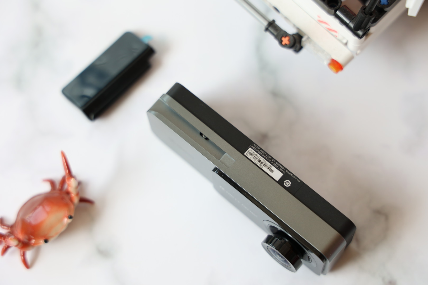 老婆要台『既要又要还要』的行车记录仪，找了半天，我最终选了它