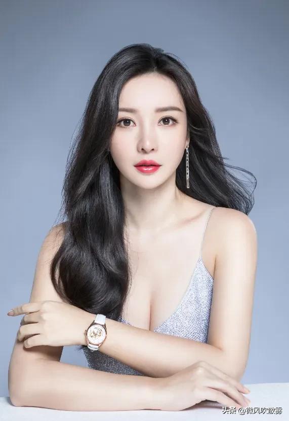 足球宝贝明星身材,足球明星高清写真