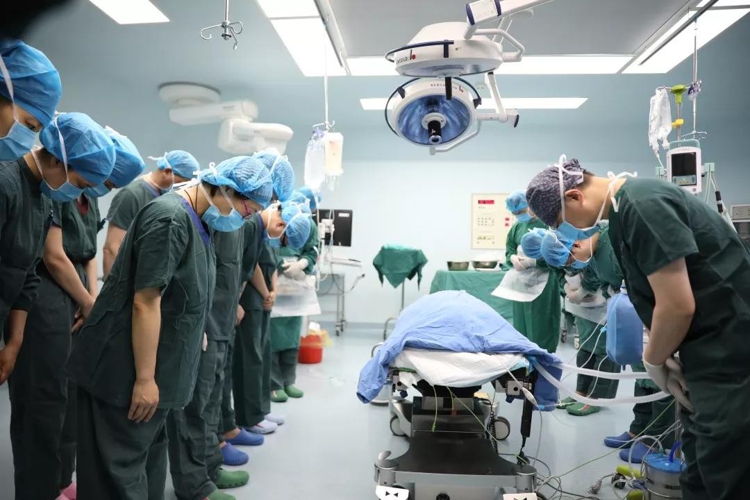 医生短缺现状,中国医生生存现状年轻医生比例