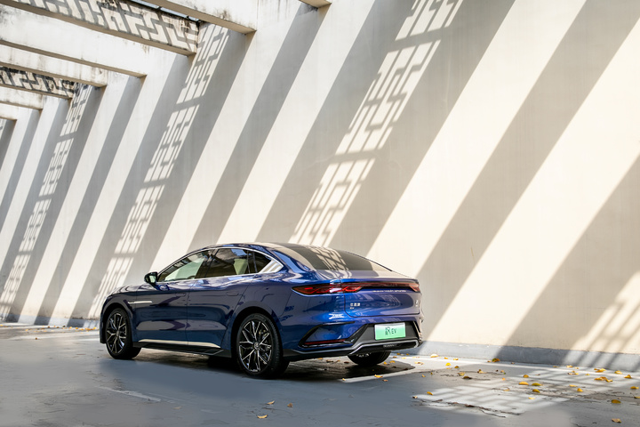 汉EV，用「中式豪华」走出了一条属于自己的路