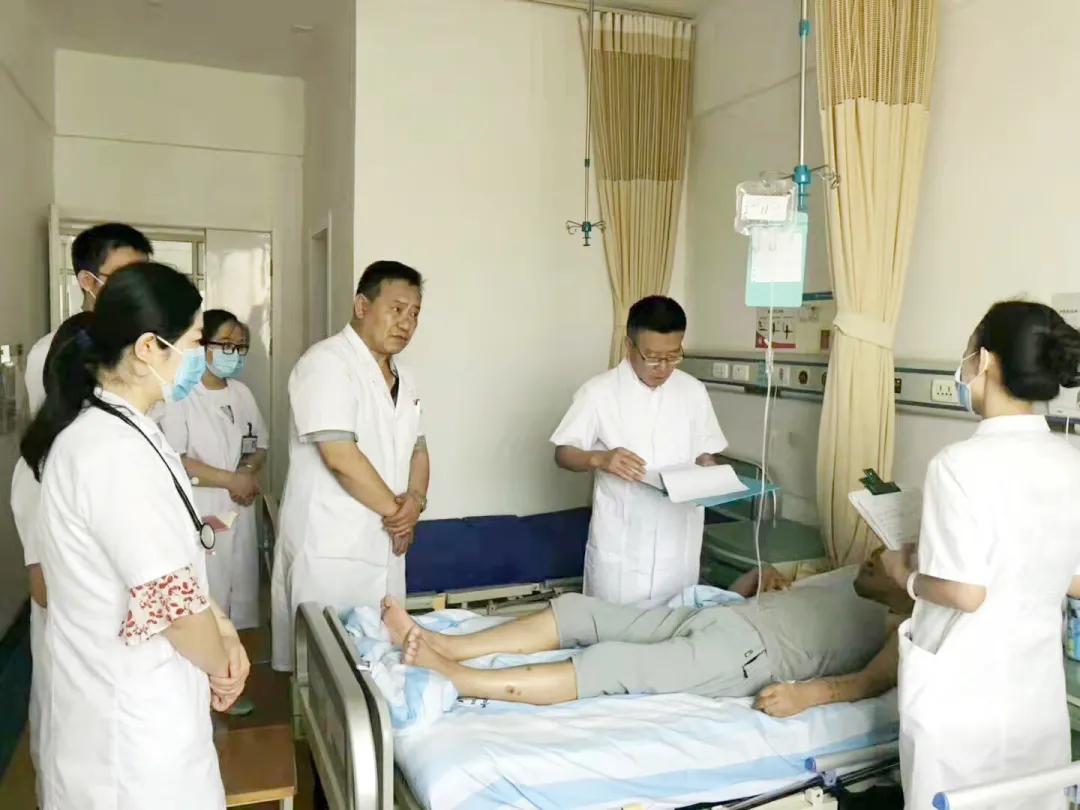 科室名片|医路热血肾利在握：西海岸新区中心医院血液内科肾内科