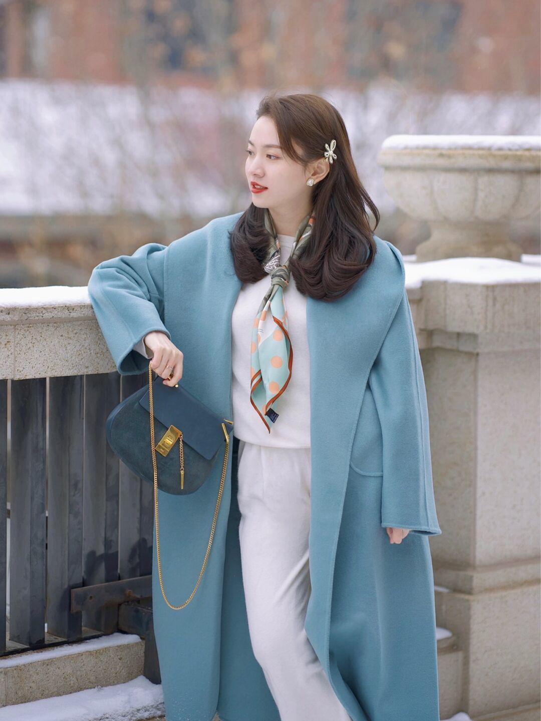 适合40+女性的大衣搭配，过年走亲戚倍有面子，年纪越大越合适