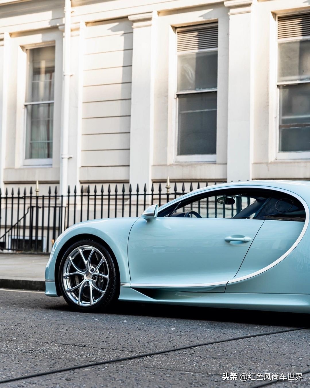 国外街拍精选系列|伦敦街头迪拜大佬座驾布加迪Chiron号比车贵