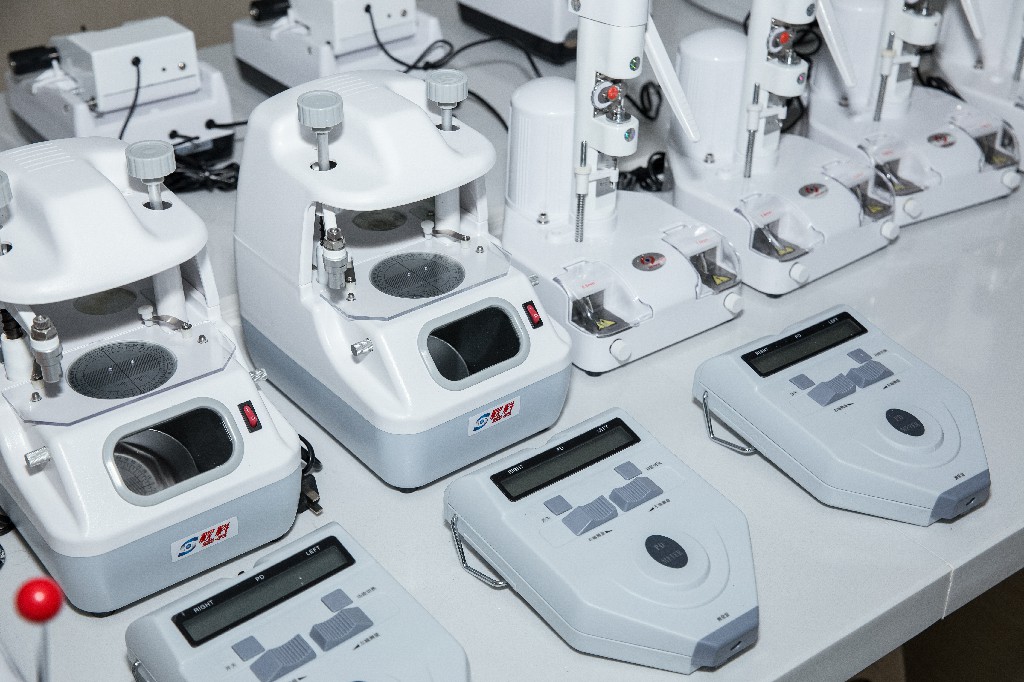 做一名验光配镜师的前景怎样,验光配镜师培训