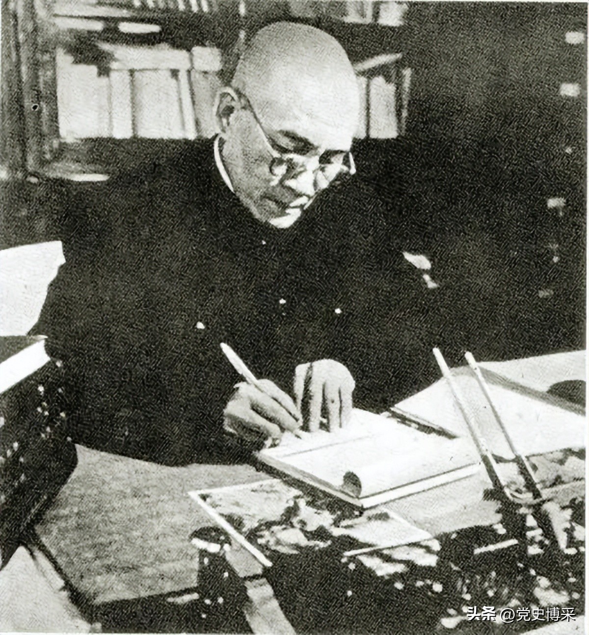 *共中**第一个*党**刊《*产党共**》创办的前前后后，毛*东泽**盛赞其“旗帜鲜明”