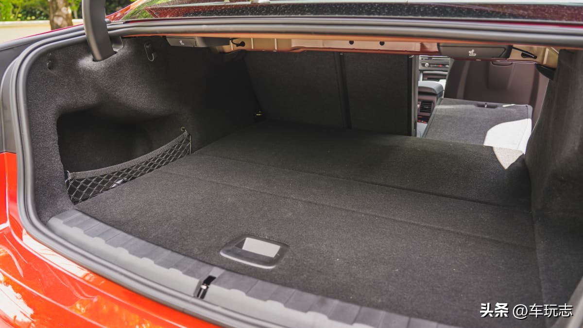 2022宝马3系330im,2023款宝马3系330i