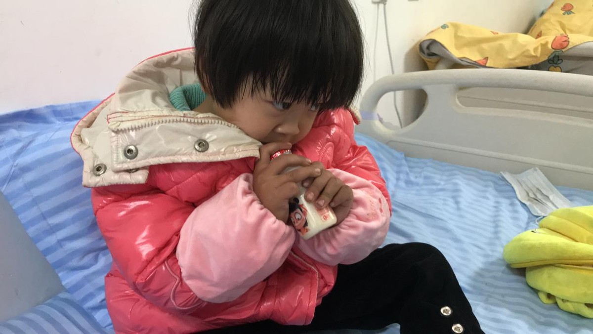 婴儿脐带绕颈致死新闻,小孩出生曾经因为脐带绕颈难产