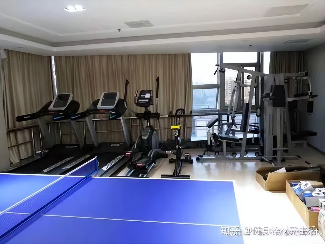 健身房健身器材价格,健身房内有哪些器材