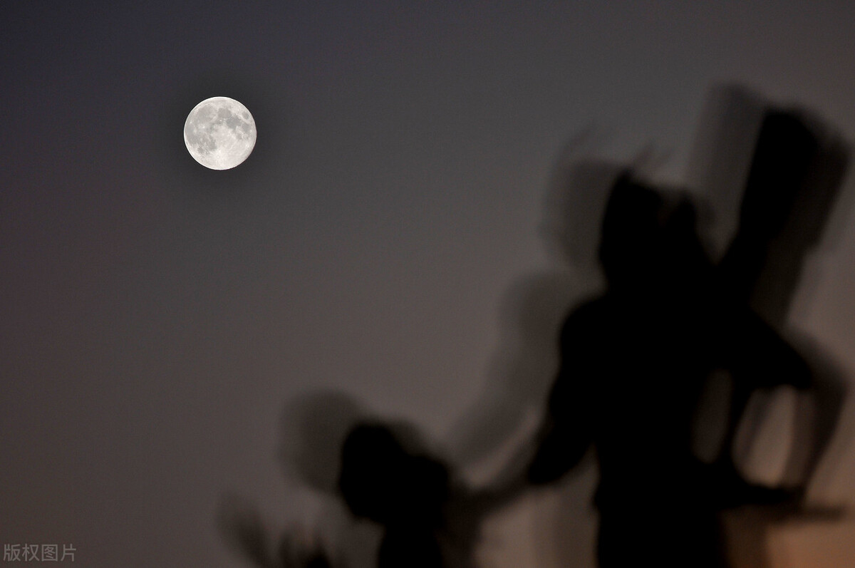 纪念中元节最佳诗词,有关中元节风俗文化的诗词