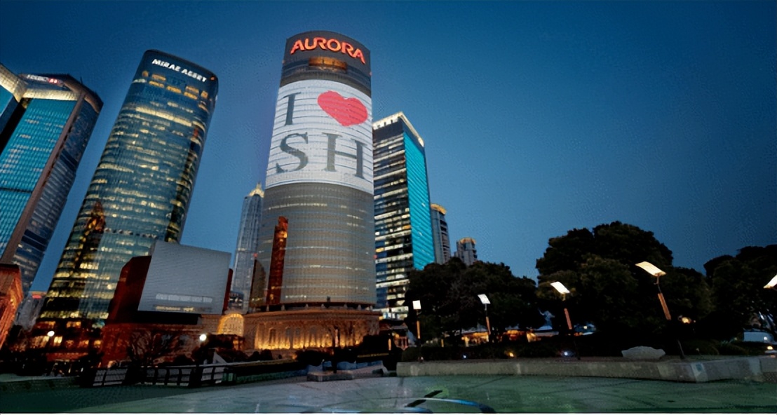 为何户外广告更能抓住人心,户外大牌广告行业现状和前景