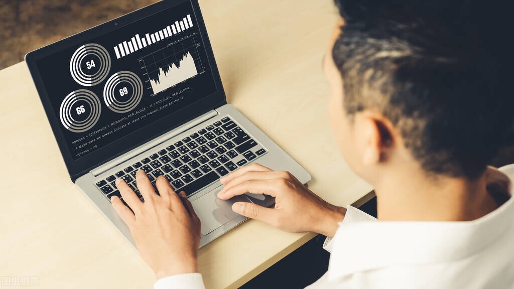 电脑雪花屏怎么解决,电脑玩游戏雪花屏怎么回事