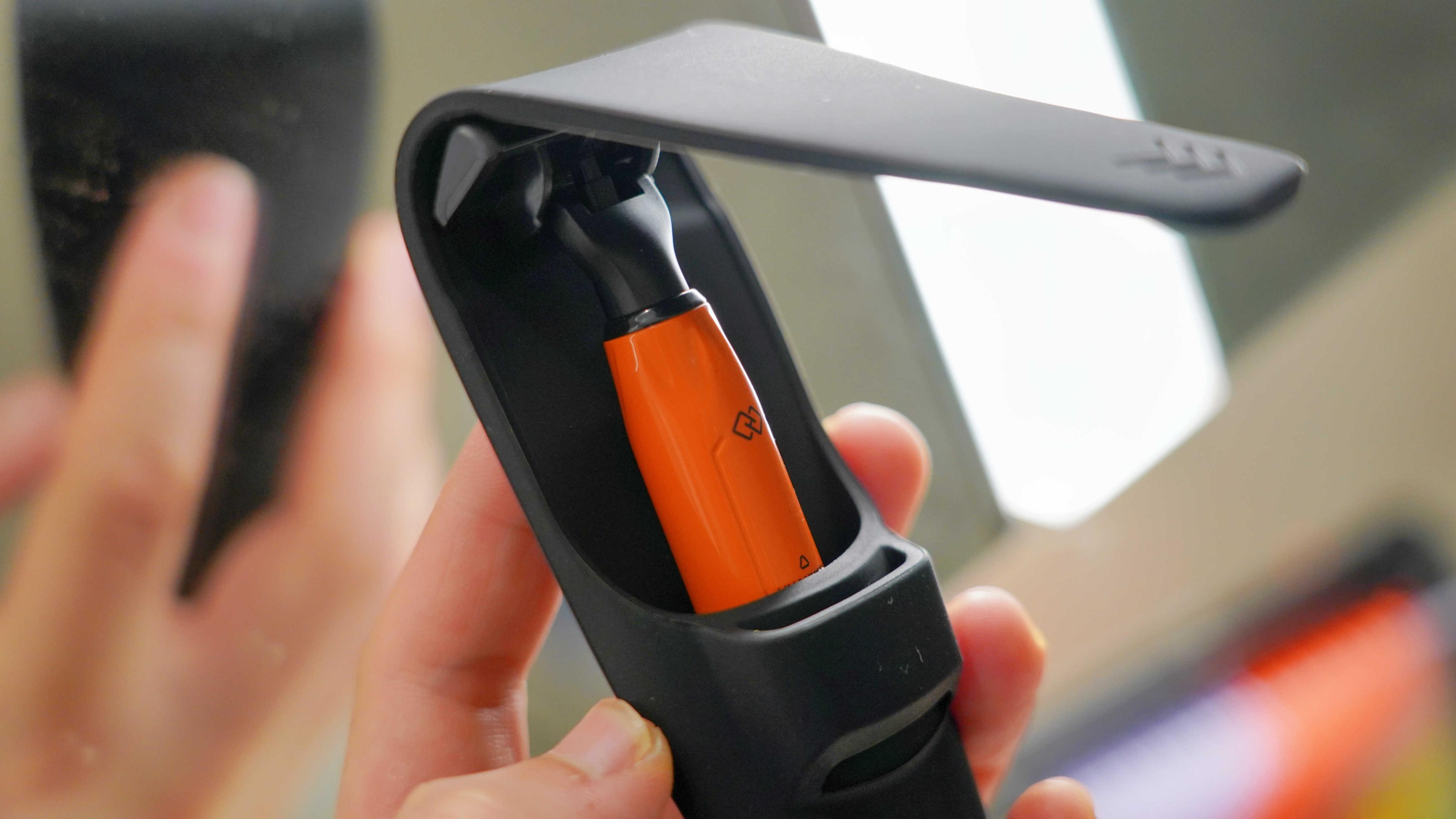 飞科剃须刀520小飞碟测评 (焕醒星洞小飞碟手动剃须刀体验)