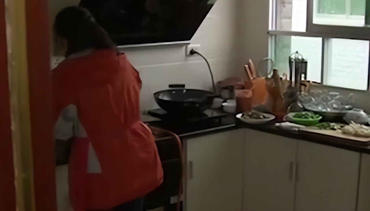 2013年贵州女子1片树叶卖到7000元,36岁贵州女子利用树叶年赚百万