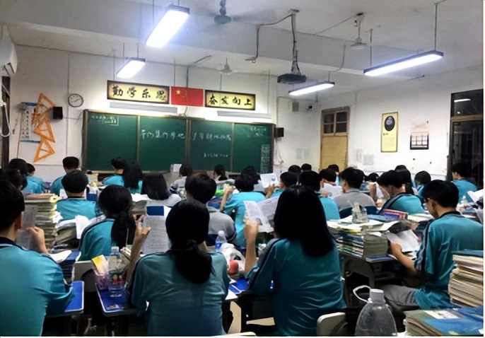 全国土地日丨彭泽县自然资源局开展主题宣传系列活动