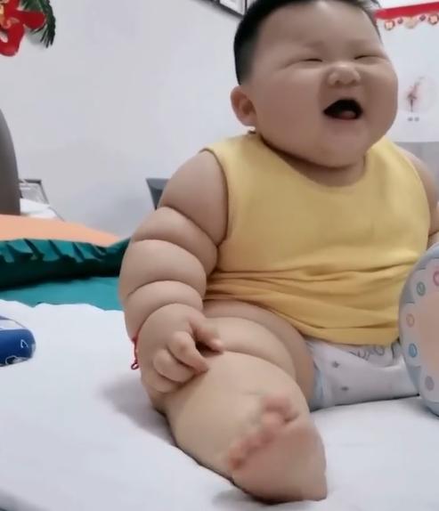 7个月41斤的胖宝宝,7个月41斤宝宝原视频