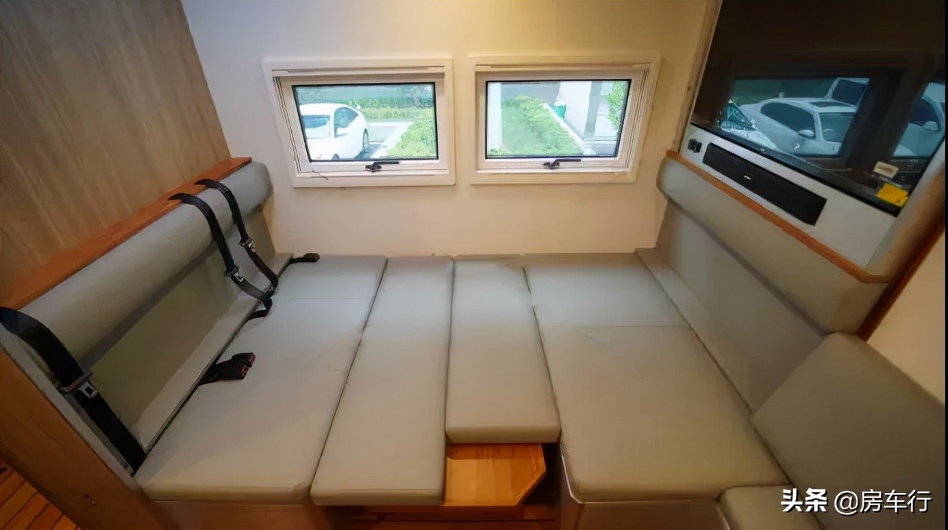 解放4x4四驱越野房车,新款解放四驱房车底盘