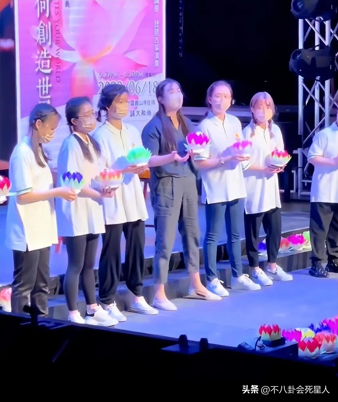 8位老牌明星晚年回归普通人生活,5位移居国外明星现状