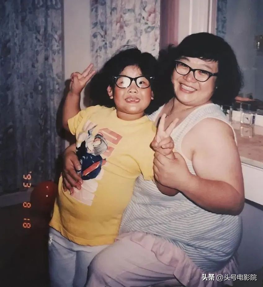 辟谣郑欣宜去世,郑欣宜被曝抑郁症后首次露面