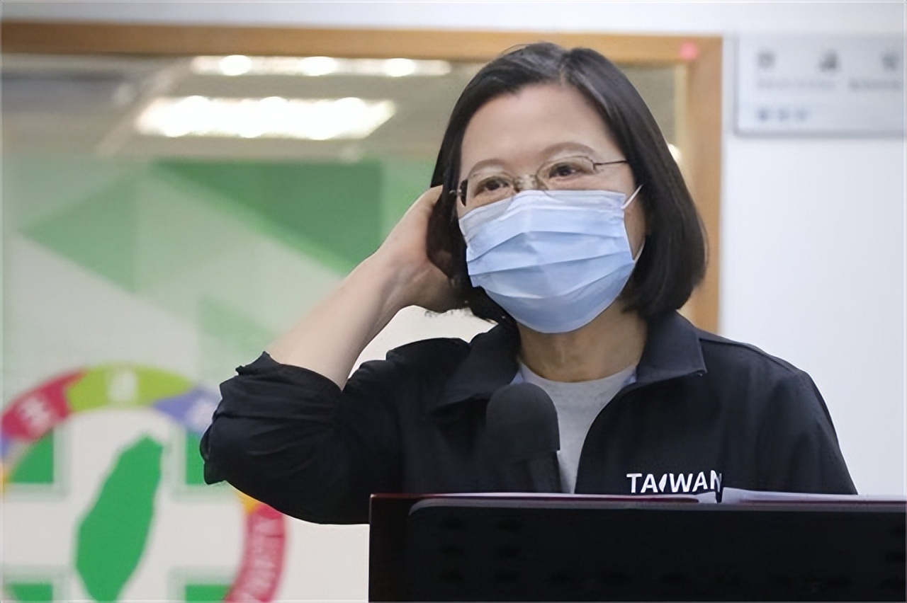 蔡英文现状:被*党**内批判