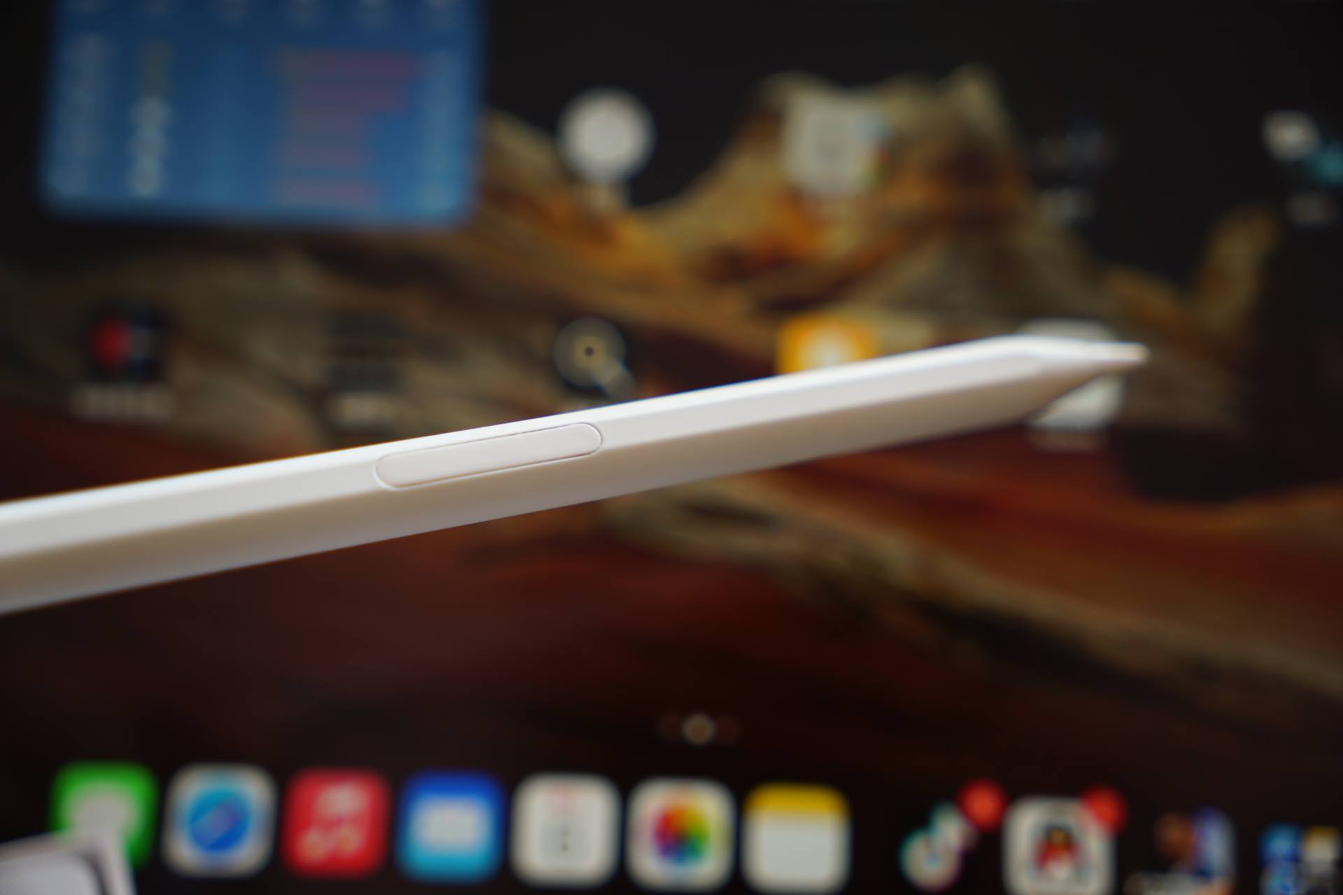 南卡电容笔和苹果pencil,南卡pencil磁吸和充电仓哪个好