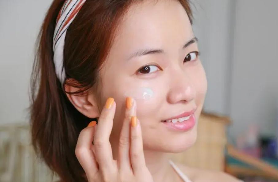 敏感肌的夏天适合用什么水乳,干性皮肤夏天用哪一款水乳比较好