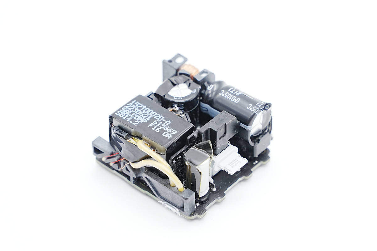 苹果原装20w快充一个小时充电50%,苹果原装快充20w充14pm要充多久