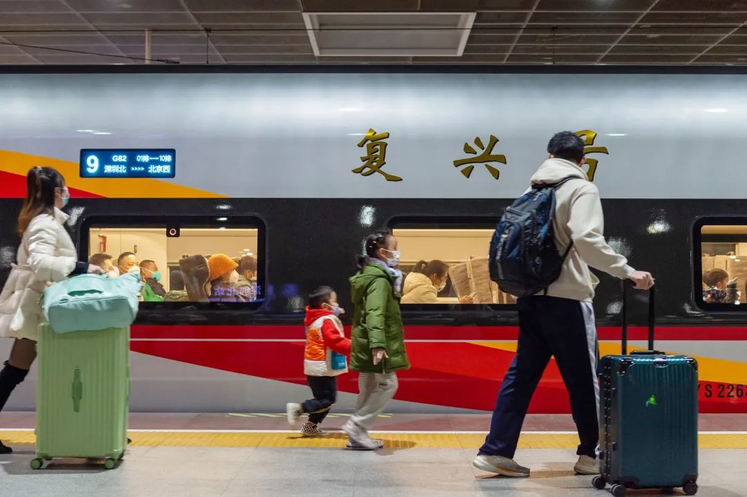 乘坐智能复兴号动车组感受,复兴号智能动车组和复兴号的区别