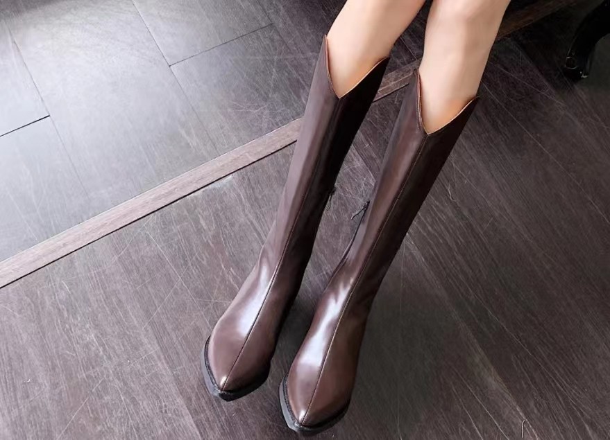 今年流行的马丁靴这样选才够时髦,今年流行什么短腿马丁靴