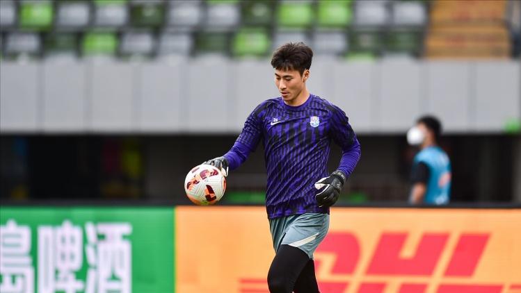 大连人输球青岛海牛保级,大连人1:1上港谢晖赛后发布会