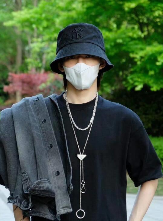 月度最in*服私**：翩翩男妲己胸残质子团，爆剧外的男*诱色**惑最致命！