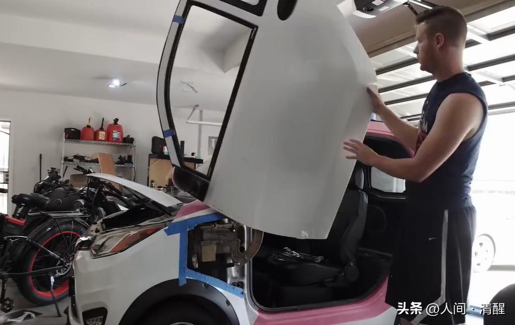 美国小伙从中国网购一辆玩具车,男子5000美元网购老年车