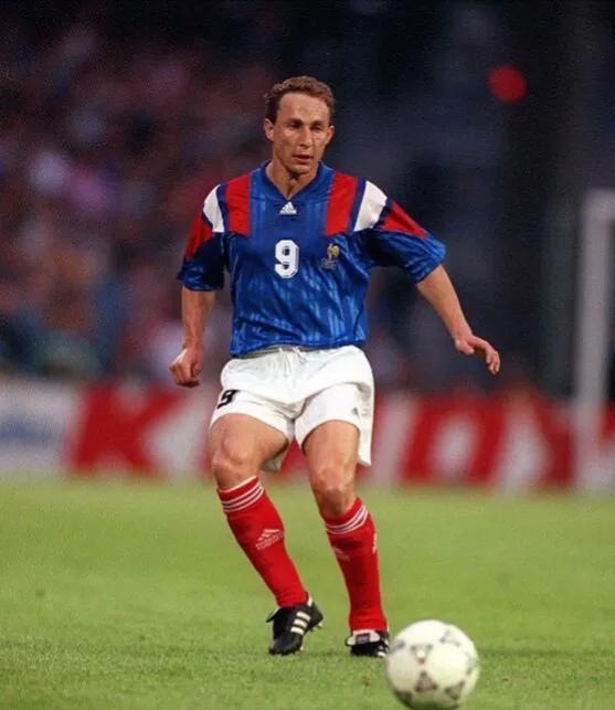 法国队世界杯冠军姆巴佩成绩,2024年欧洲杯足球法国姆巴佩