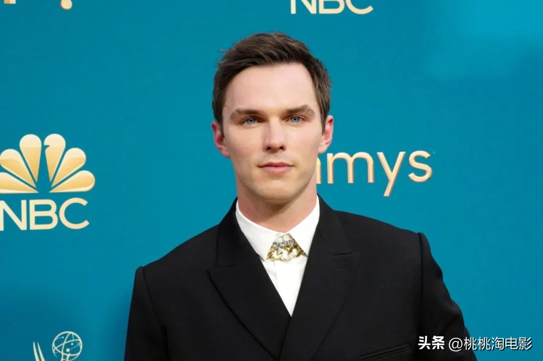 艾美奖红毯明星大比拼，赞达亚二封视后，李政宰携女友出席