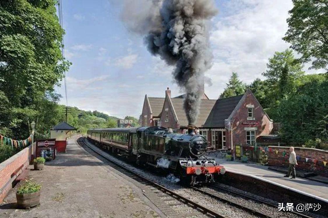 为什么各国铁路宽度不一样,不同国家的火车脱轨异事