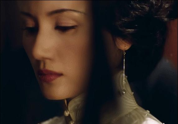 从“精灵女孩”到“摩登女郎”,袁泉出道23年,容颜几变?