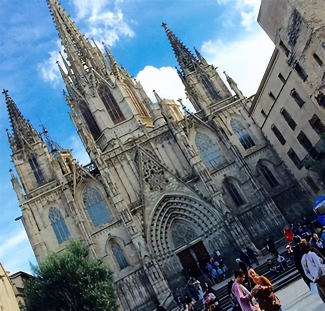 巴塞罗那为什么有吸引力,巴塞罗那特色是什么