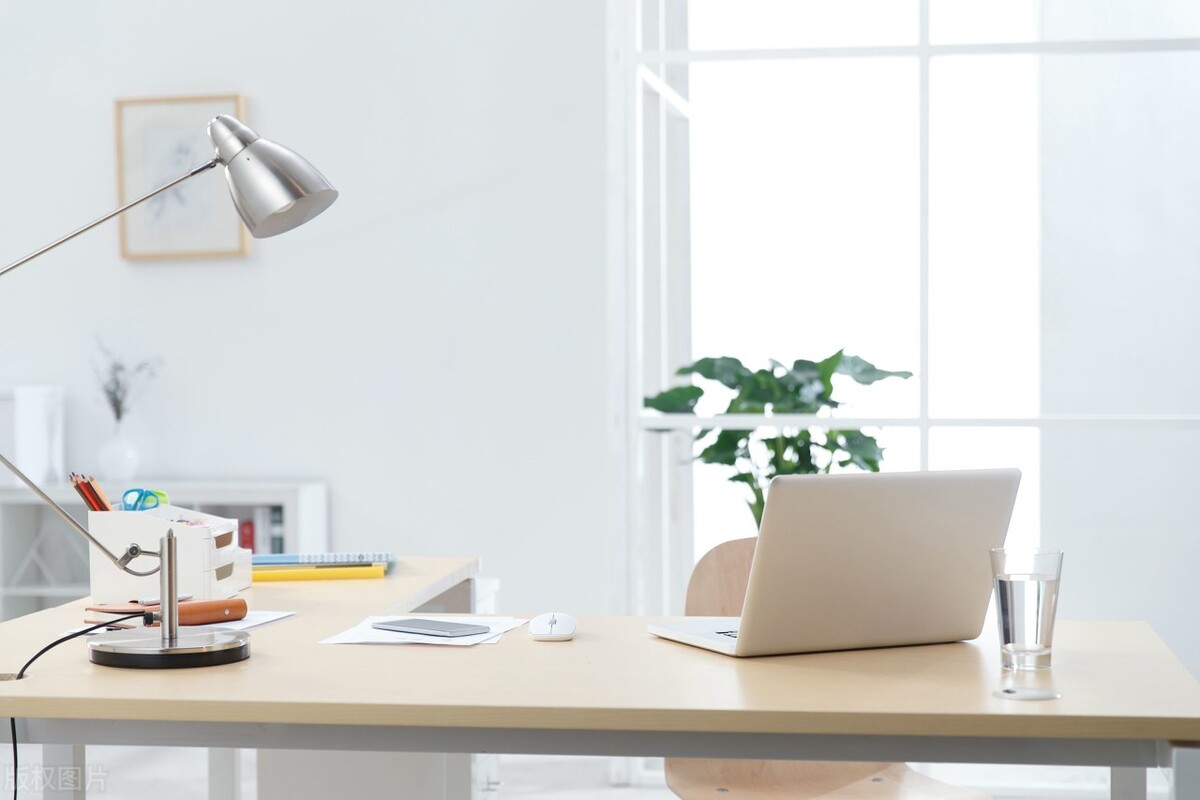 笔记本如何外接显示器为默认屏,笔记本如何外接显示器看股票