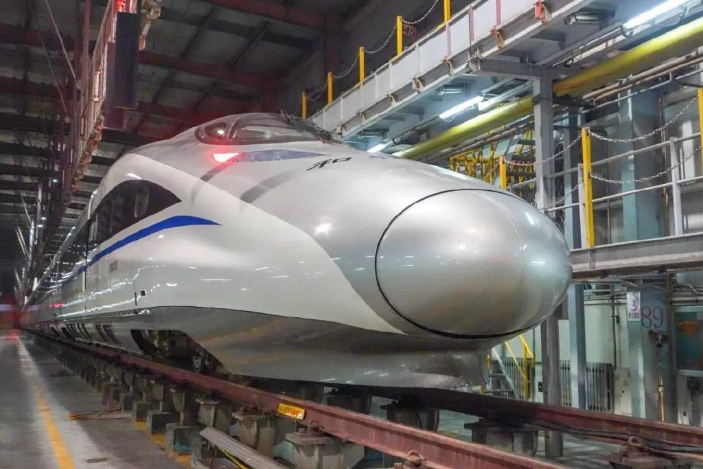 这十年|高铁网交织环扣动车组奔腾竞驰