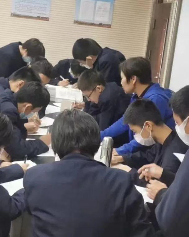 「师者铸魂」“我最喜爱的老师”--超越团队文理组