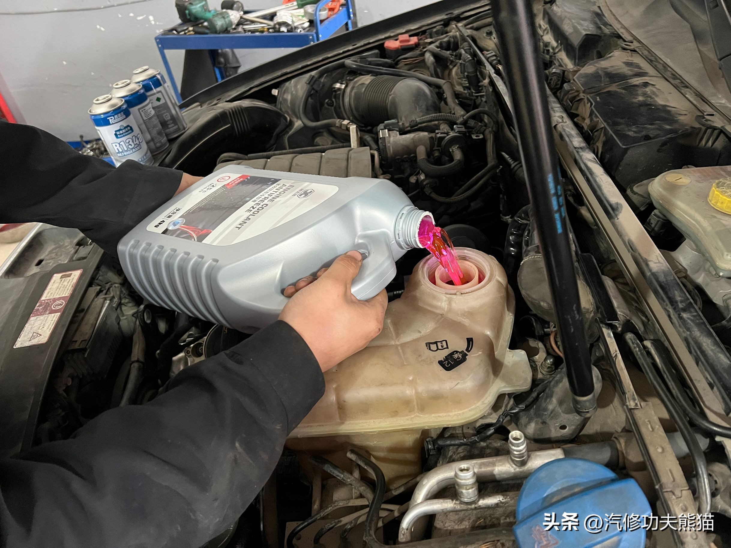 翻新60年前的奥迪,老车翻新奥迪a6发动机