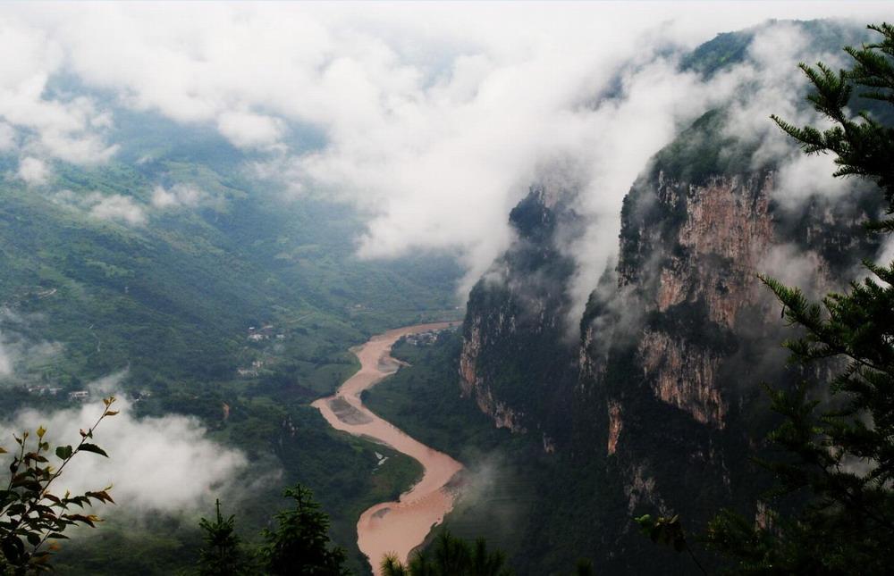 曲靖市各区县为什么发展如此均衡,曲靖市旅游资源有哪些优势