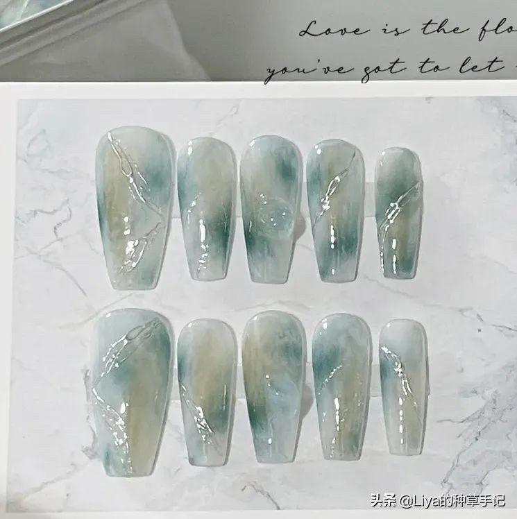 超显白超好看的美甲图片,虎年美甲2022新年美甲显白长款