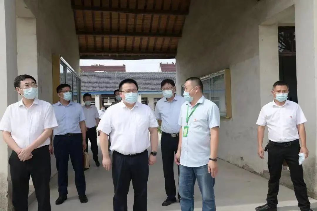 当教师节撞上中秋节广播稿,中秋节撞上教师节