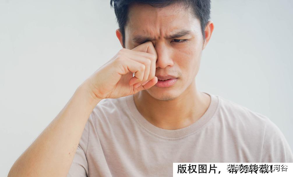 女子眼睛有虫子,眼睛干痒可能是眼睛里有虫