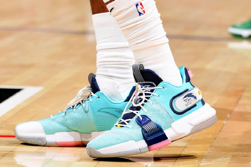 安踏最新签名球鞋,安踏轻狂男篮球鞋