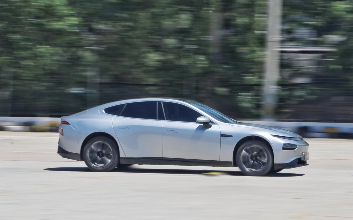 丰田凯美瑞和小鹏p7,小鹏p7670n跟670e哪款值得入手