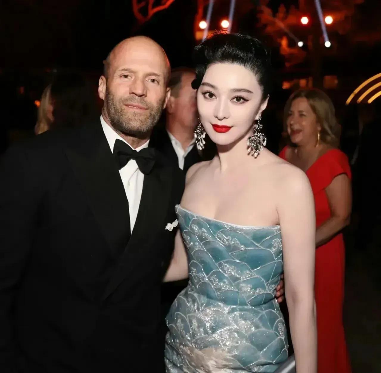 范爷戛纳红毯照,范爷戛纳穿龙袍