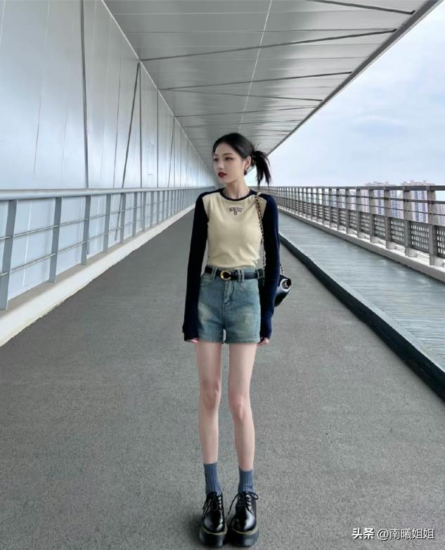 洋气时髦短裙短裤,穿短裙怎样穿显腿又长又细